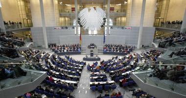 البرلمان الألماني يوافق على آلية "مكابح الطوارئ" للتصدي لجائحة كورونا