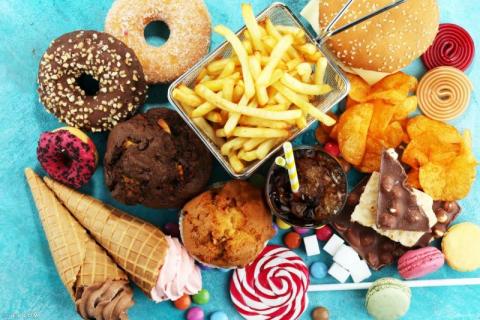 علماء بريطانيون يكشفون عن «الأطعمة القاتلة»