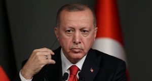 باباجان ينتقد سياسات حكومة أردوغان الاقتصادية