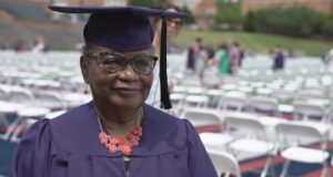 عمرها 78 عاماً... مسنّة أميركية تحقق حلمها بالحصول على شهادة جامعية