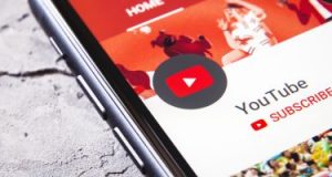 "يوتيوب" يبدأ تطبيق قانون الضرائب الجديد على منشئ المحتوى خارج الولايات المتحدة