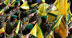 اعتقل صحافيين 6 ساعات..موجة انتقادات ضد حزب الله بلبنان
