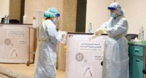 الصحة السعودية: لقاحات كورونا ذات مأمونية عالية
