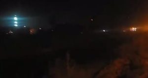 تفاصيل مقتل 10 أشخاص وإصابة 7 باشتباكات مسلحة بين عائلتين بنجع حمادى.. فيديو