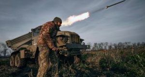 بولندا: لا نقوم حاليًا بتسليم أوكرانيا سوى الأسلحة والذخائر المتفق عليها سابقًا