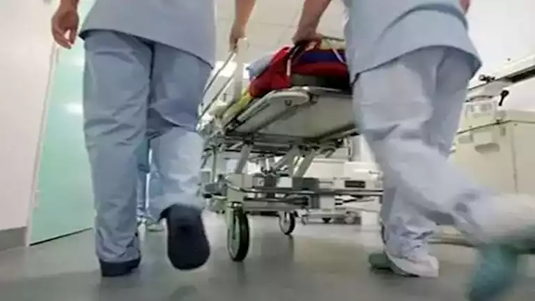 4 أطفال من عائلة واحدة يُصابون باشتباه تسمم غذائي في قنا